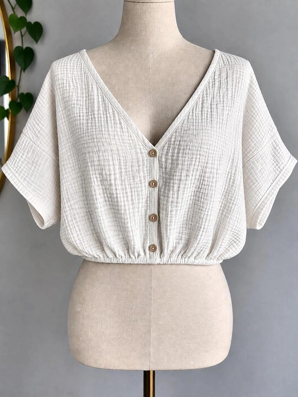 Wild Love Women's Textured Crop Top in White Like New